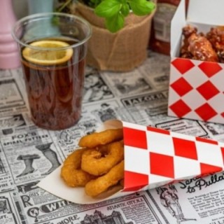 Rożek na frytki 500g, średni, kratka czerwona, z miejscem na dip, 200/290mm, op. 100 sztuk