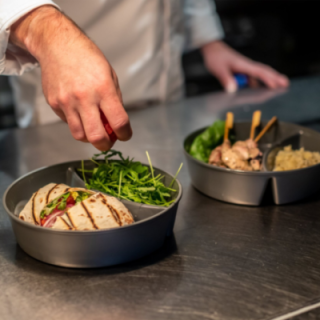 Miska fi.213mm CZARNA 1100ml dwudzielna, Move Menu, WIELORAZOWE